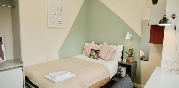 8 bedroom house to rent - Photo 2