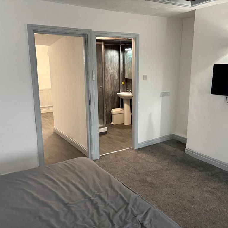 1 bedroom flat to rent - Photo 1