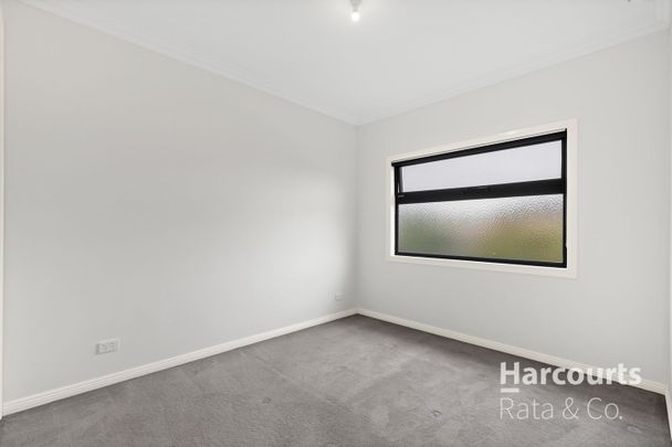 Luxury Living in a Prime Thomastown Location - Photo 1