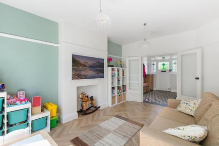 5 bedroom detached house to rent - Photo 4