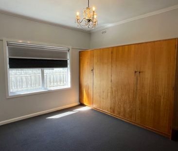 THREE BEDROOM HOME IN CENTRAL BELMONT LOCATION - Photo 5