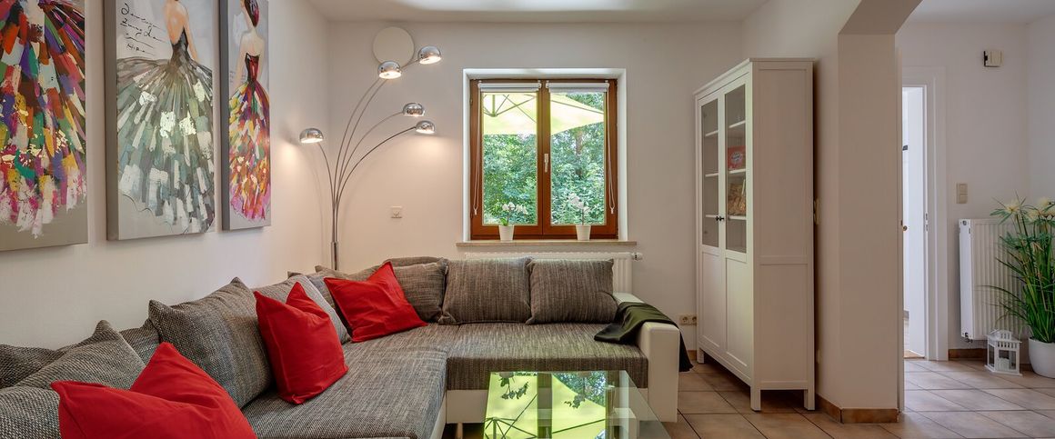 Sapcious 2.5-room apartment in Oberhaching for rent - Foto 1