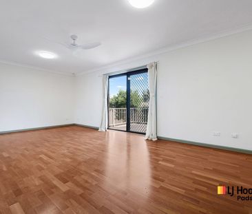 Private Rear Villa with Light-Filled Living & Courtyard - Photo 1