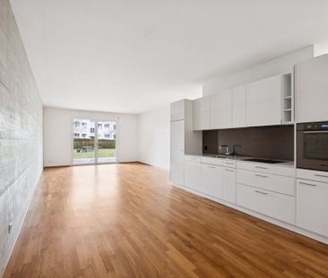 A lot of living space and two covered seating areas - Foto 4