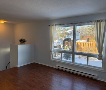 For Lease - 25H Banner Road, South of Baseline to Knoxdale, Ontario - Photo 1