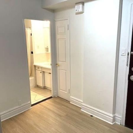 Studio - Westmount - $1,200 /mo - Photo 4