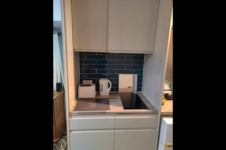 Studio Flat, Selborne Gardens, NW4 - Photo 4