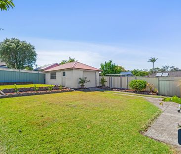 Comfortable Family Living in a Convenient Location - Photo 3