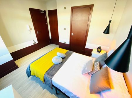 Room in a Shared House, Grayscroft Road, SW16 - Photo 2