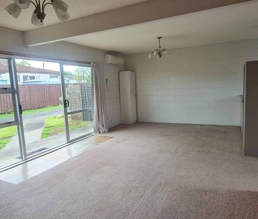 Two-bedroom unit available for rent in a prime location - Photo 3