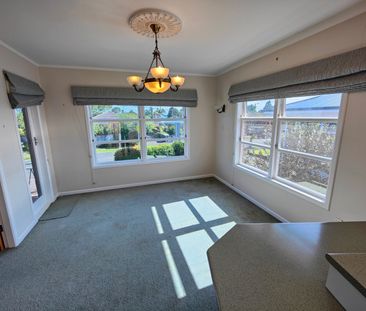 Well presented four bedroom home - Photo 3