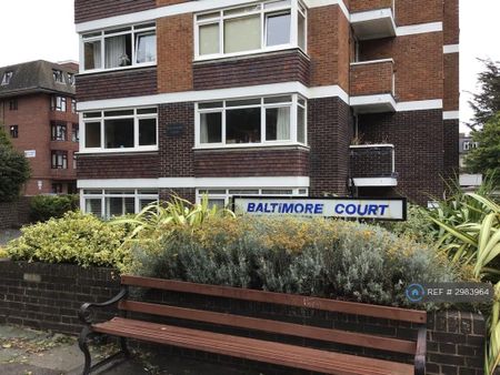 3 bedroom flat to rent - Photo 3