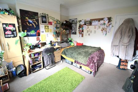 4 bedroom terraced house to rent - Photo 4