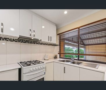 Spacious 3-Bedroom Home with Huge Yard & Verandah - Photo 6