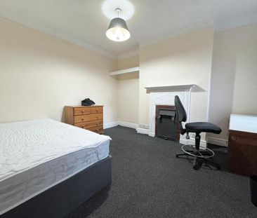 7 bedroom semi-detached house to rent - Photo 2