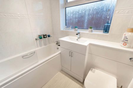 2 bedroom detached bungalow to rent - Photo 4