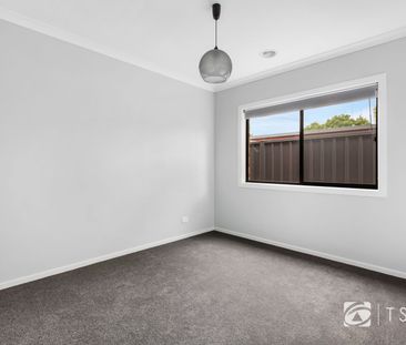 8 Drechsler St, Flora Hill - Photo 2