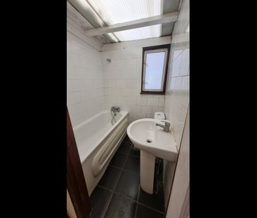 4 Bed Terraced House, Thorold Road, IG1 - Photo 5