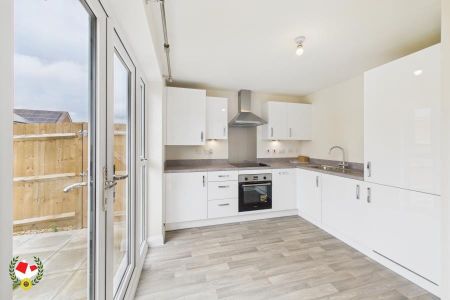 Embling Way, Winnycroft - Photo 2