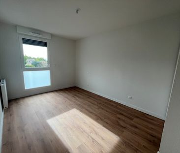 Location Appartement 3 pièces 63m² BRUGUIERES 31150 - Photo 2