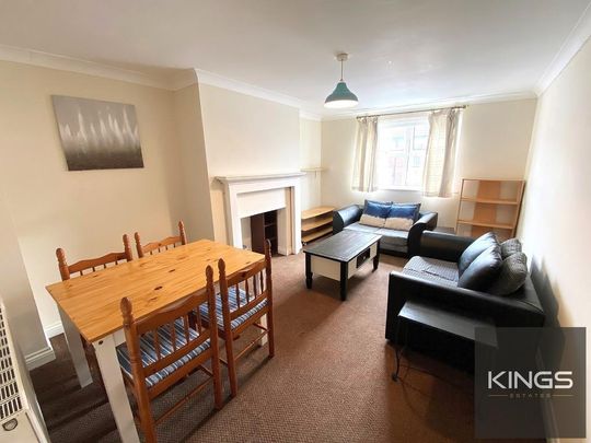 4 bedroom terraced house to rent - Photo 1