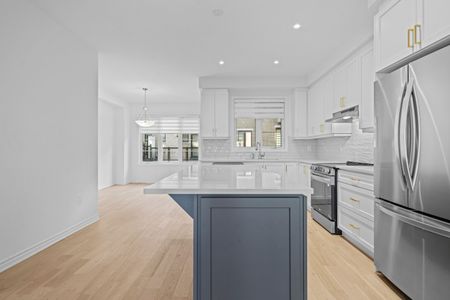 For Lease - 3104 William Cutmore Boulevard, Oakville, Ontario - Photo 3