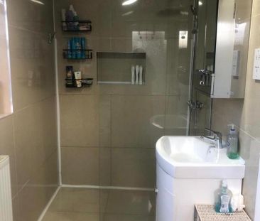 1 bedroom in a house share to rent - Photo 5