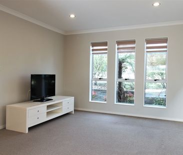 12 Conti Drive, Flat Bush, Auckland - Photo 1