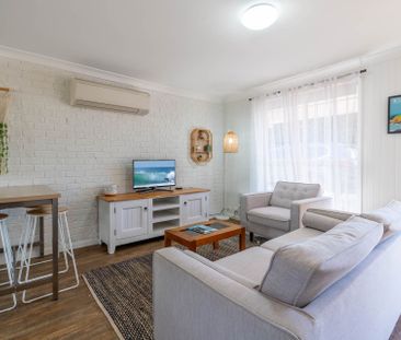 Charming Furnished Granny Flat in Kiama Heights - Photo 4