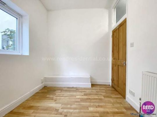 1 bedroom property to rent in Westcliff On Sea - Photo 1