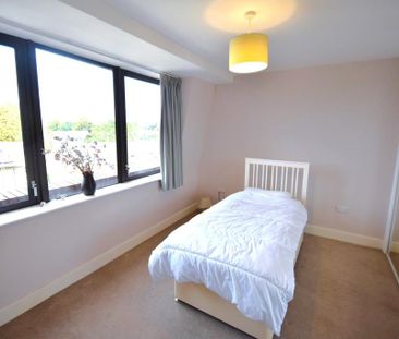 2 bedroom penthouse to rent - Photo 6