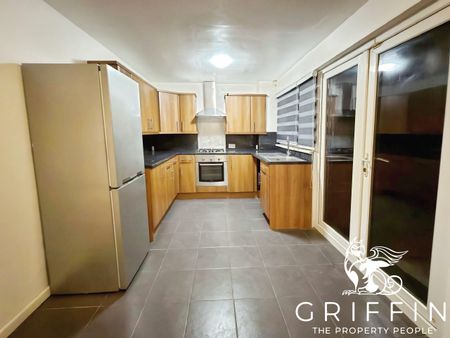 Bryon Gardens, Tilbury, rm18 - Photo 5