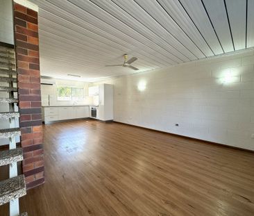 CHARMING UNIT IN PERFECT LOCATION - Photo 3