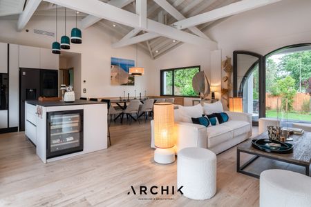 Architecture Basco-Landaise, cette maison Gaume d'environ 210 m2 est bâtie sur un beau terrain arboré de 1 500 m2, dans le quartier de Pyla sur Mer à deux minutes à pied de la plage. - Photo 5