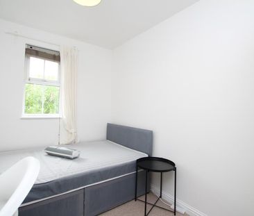 4 bedroom terraced house to rent - Photo 6