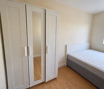 Room in a Shared Flat, Westbourne Park Villas, W2 - Photo 2