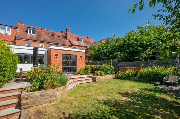 Cape Road, Warwick, Warwickshire, CV34 - Photo 1