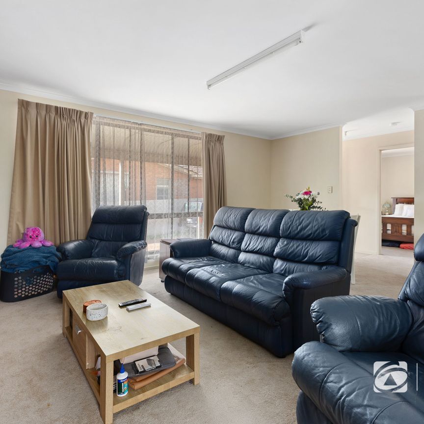 1/10 Pearce Street, California Gully - Photo 1