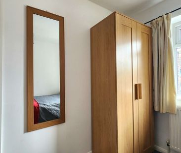 College Road 33 Room 5 - Photo 2