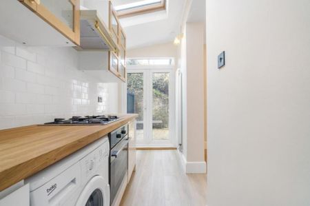 3 Bed Flat, Amies Street, SW11 - Photo 5