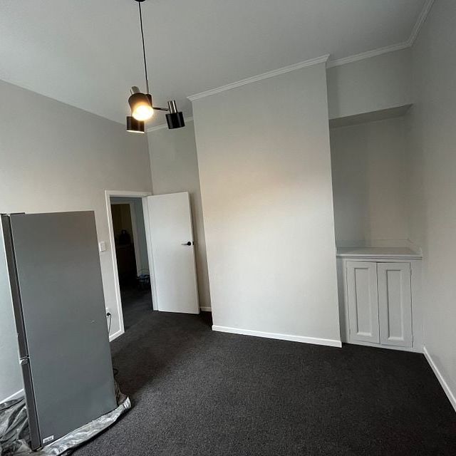 Character newly refurbish 3-Bedroom Home in Te Aro - Photo 1