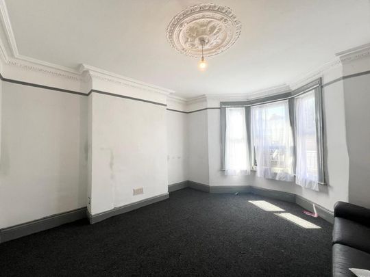 6 bedroom townhouse to rent - Photo 1