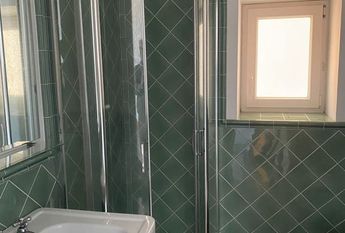 Via Gaetano Colombo, Genova, Liguria 16122