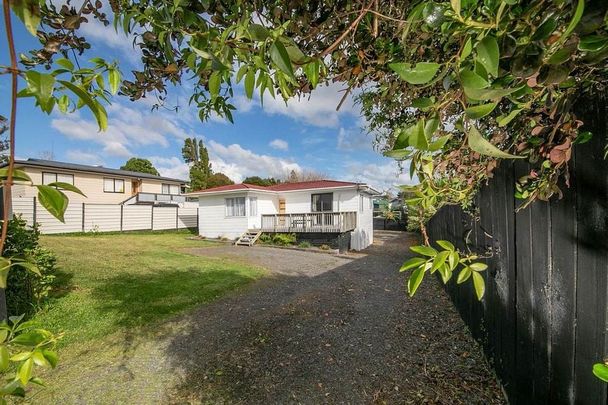 Lovely open plan home bathed in sun - Photo 1