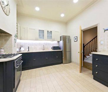 5 bedroom terraced house to rent - Photo 3