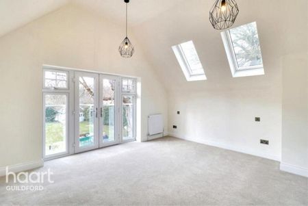 5 bedroom detached house to rent - Photo 4