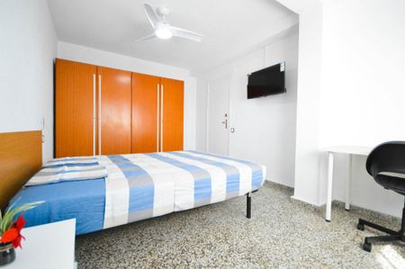 Piso de alquiler en N/a, Ciutat Jardí - Photo 2