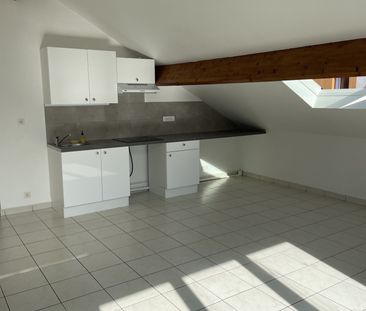 Location Appartement 3 pièces 43m² ST MAUR DES FOSSES 94100 - Photo 1