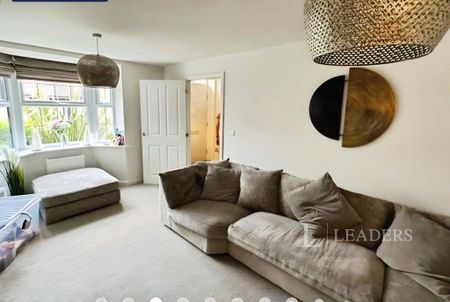 4 bedroom detached house to rent - Photo 5