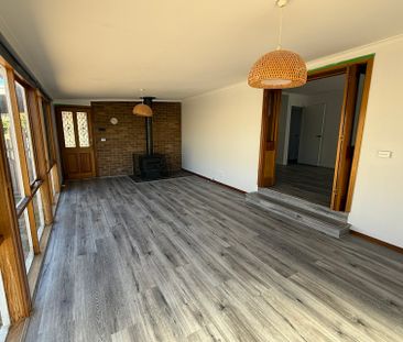 18 Mustang Avenue, Narre Warren VIC - Photo 1